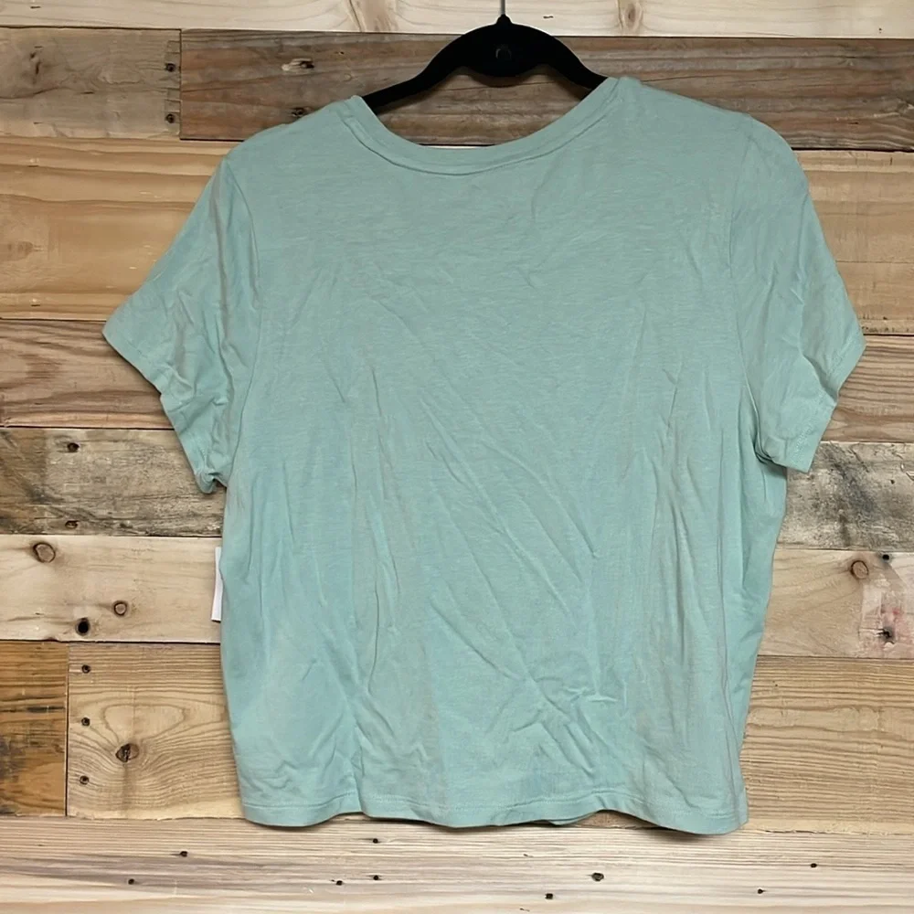 Old Navy size XL Light Sage Green Short Sleeve Cropped Soft Stretchy T-shirt